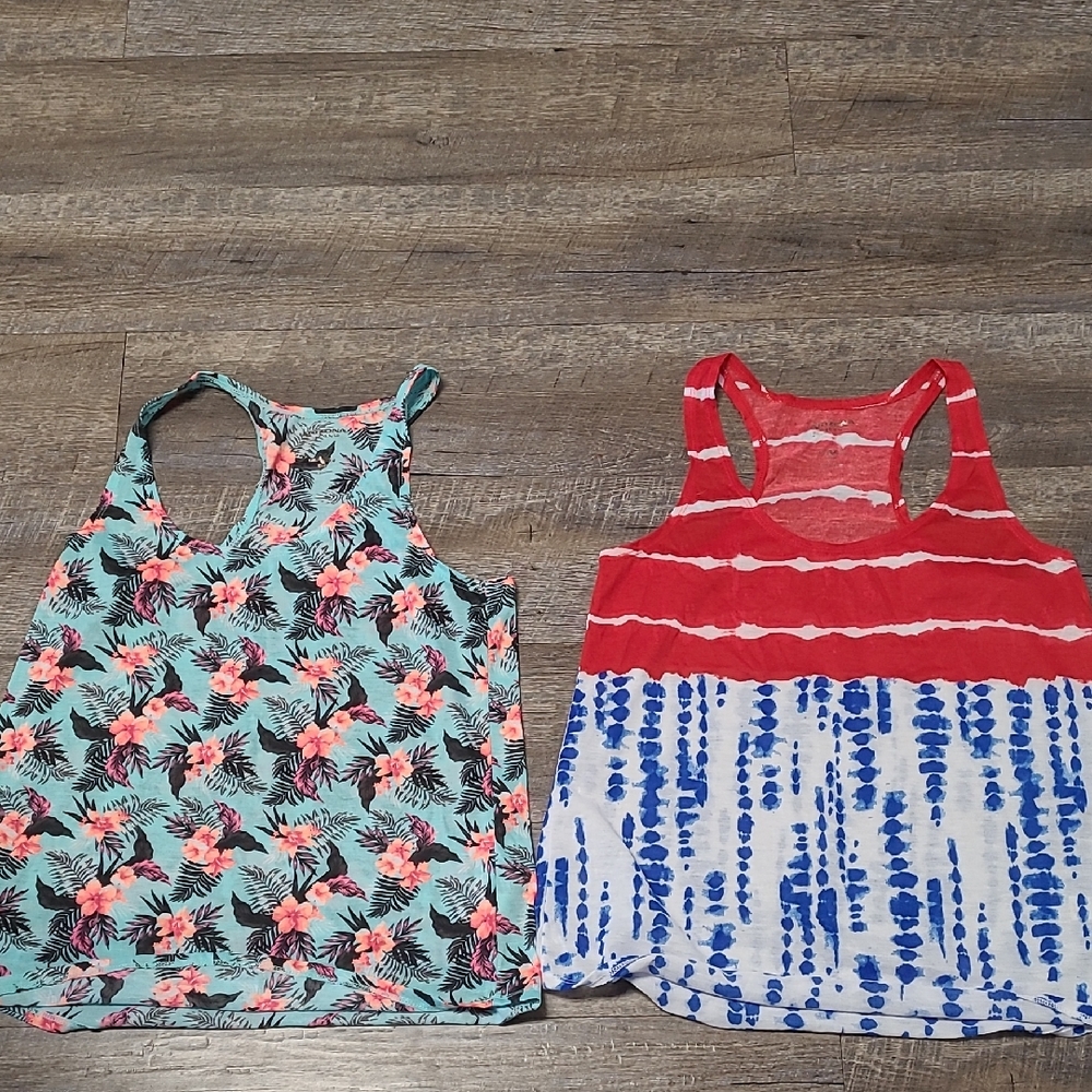 Set Of 2 Arizona Jean Company Razorback Tank Tops.